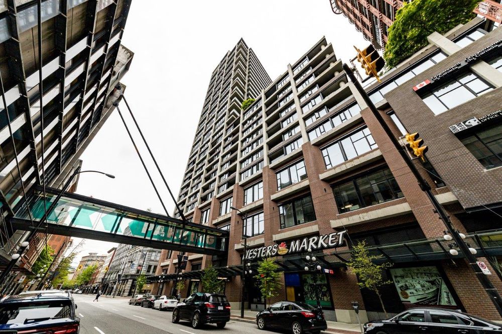 Gastown Furnished Condo in Woodwards W32, Vancouver Rent It