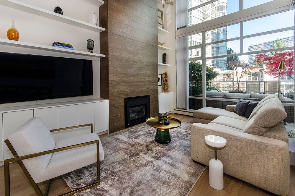 Yaletown Furnished Townhouse in Aquarius Villas, Vancouver Rent It