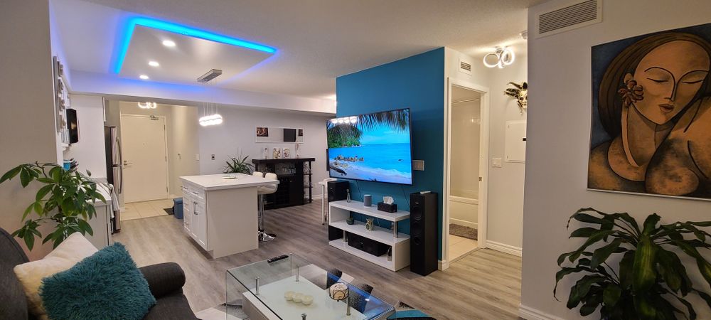 https://d2d56882uwwjpl.cloudfront.net/large_Kitchen_and_Living_room_6e1469ce9d.jpg