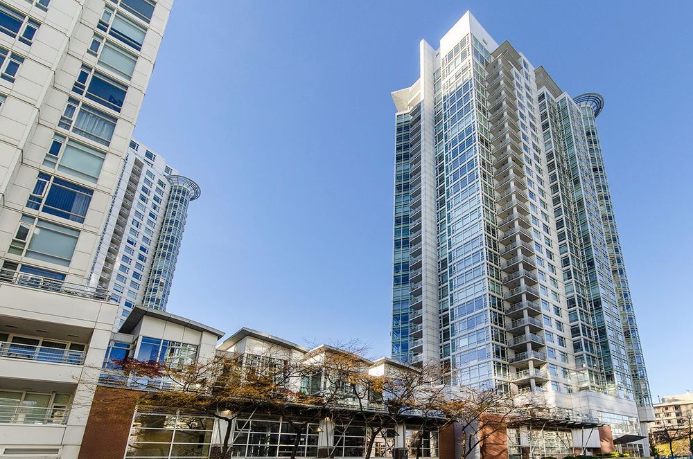 https://d2d56882uwwjpl.cloudfront.net/large_aquarius_villas_rent_it_furnisned_1_3_aeb65e3d5f.jpg