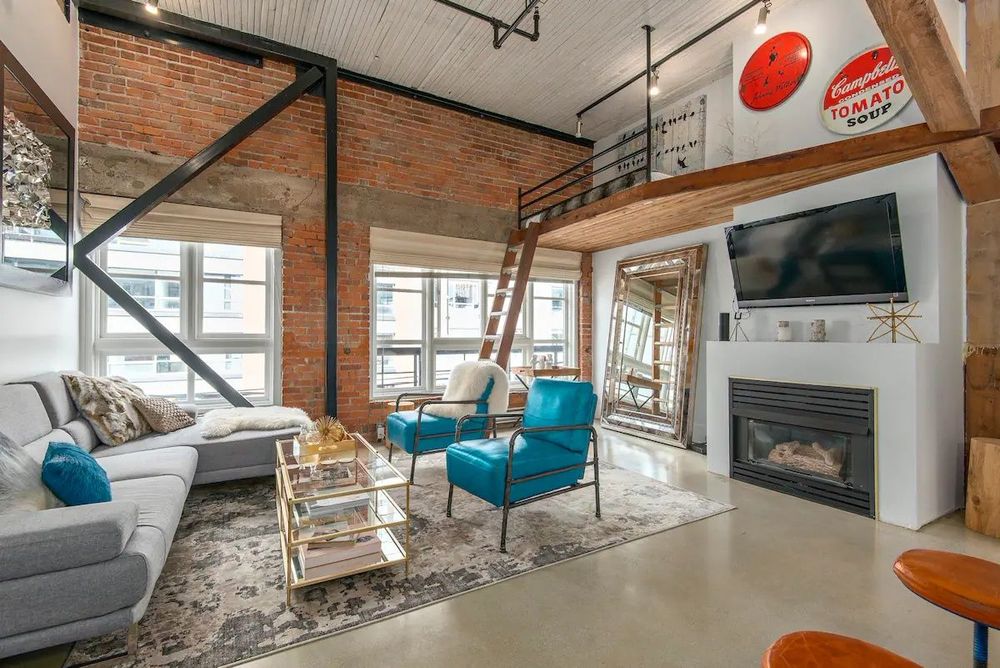https://d2d56882uwwjpl.cloudfront.net/large_the_new_yorker_1066_Hamilton_St_402_Furnished_8_a4c70e485e.jpg