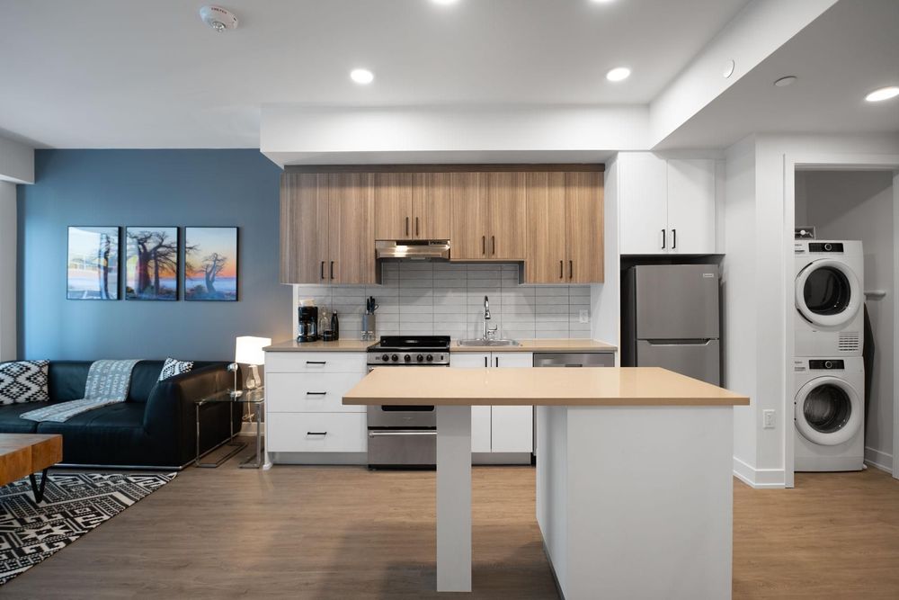 https://d2d56882uwwjpl.cloudfront.net/listing-photos/2025/9/10/large_Copy_of_the_lennox_518_07_1d2b4b5173.jpg