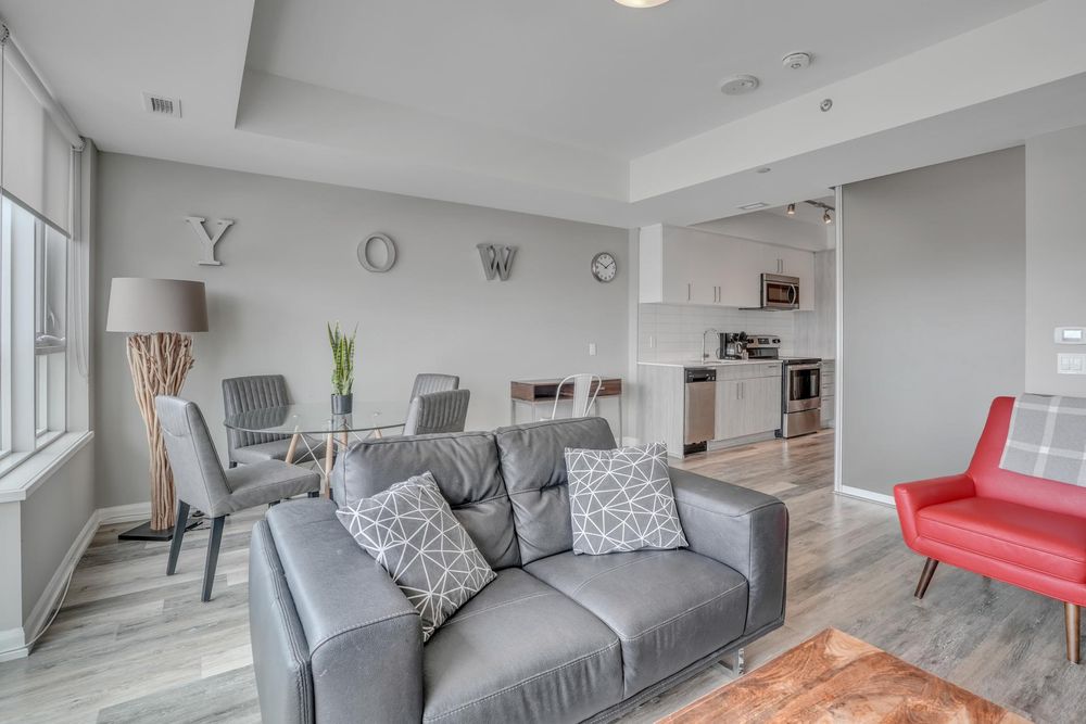 https://d2d56882uwwjpl.cloudfront.net/listing-photos/2025/9/15/large_Copy_of_1140_wellington_St_08_5493fabb9a.jpg
