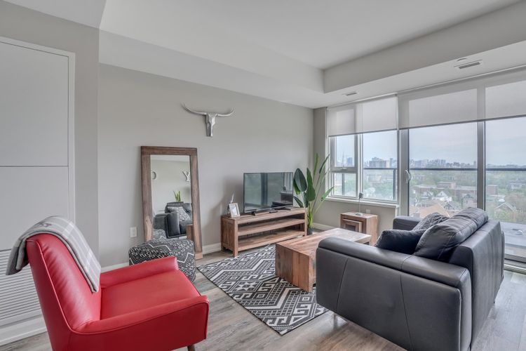 https://d2d56882uwwjpl.cloudfront.net/listing-photos/2025/9/15/medium_Copy_of_1140_wellington_St_07_6776943e03.jpg