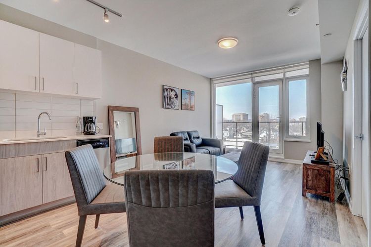 https://d2d56882uwwjpl.cloudfront.net/listing-photos/2025/9/15/medium_Wellington_1_bedroom_dining_1_959580cac4.jpg