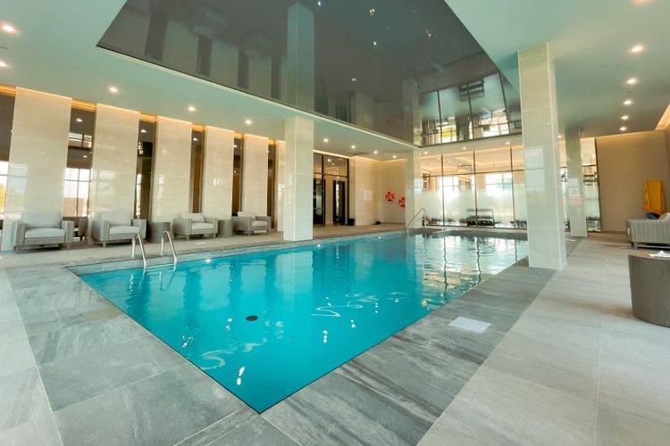 https://d2d56882uwwjpl.cloudfront.net/listing-photos/2025/9/9/medium_Monarc_pool_1_a4d41eebad.jpg