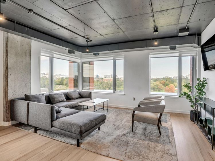 https://d2d56882uwwjpl.cloudfront.net/listing-photos/2026/7/26/medium_5_9216912cd5.jpg