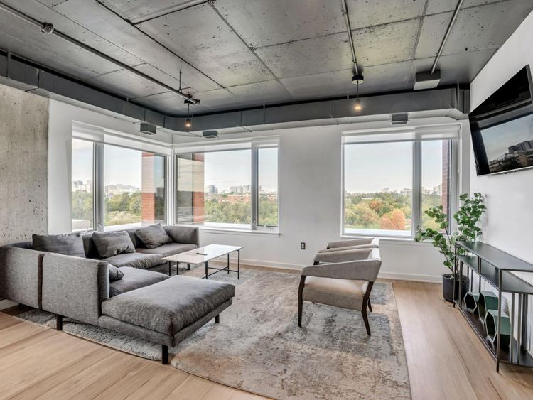 https://d2d56882uwwjpl.cloudfront.net/listing-photos/2026/7/26/medium_7_6eaf841fec.jpg