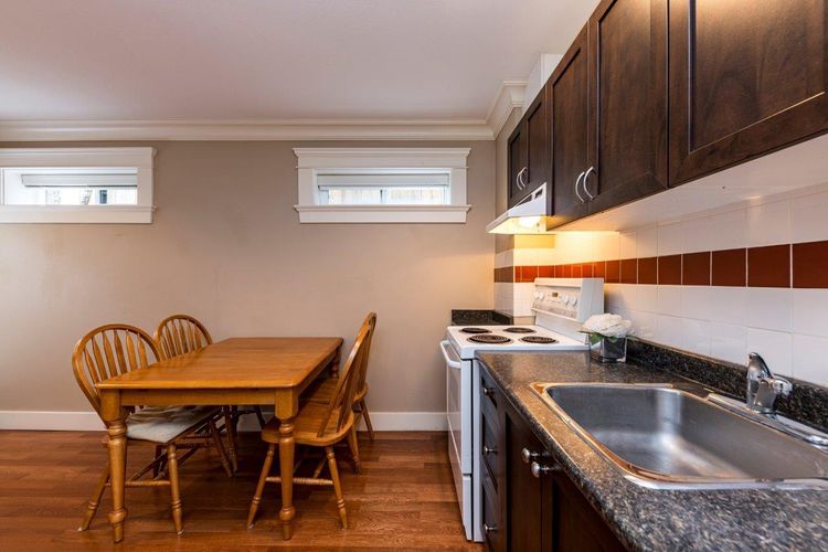 https://d2d56882uwwjpl.cloudfront.net/listing-photos/2026/8/29/medium_2495w33_1bedroom_3_a9a79bdfa7.jpeg