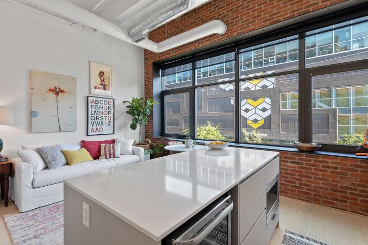 https://d2d56882uwwjpl.cloudfront.net/medium_013_13_207_150_logan_ave_300_0feb80e373.jpg
