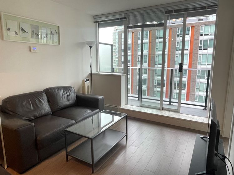 https://d2d56882uwwjpl.cloudfront.net/medium_1325_Rolston_Street_4_39506db1bb.jpg