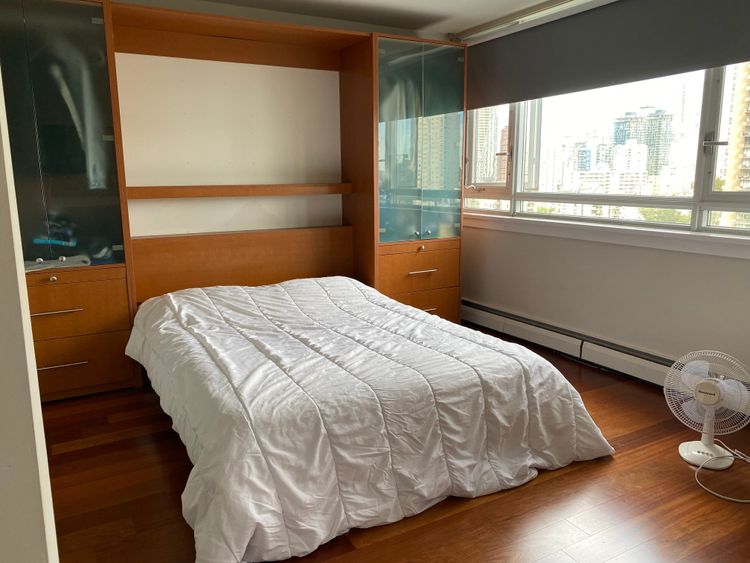 West End Furnished Condo in The El Cid, Vancouver Rent It Furnished