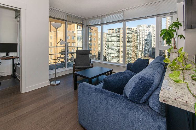 Spectacular Yaletown Furnished Condo in H H, Vancouver | Rent It ...