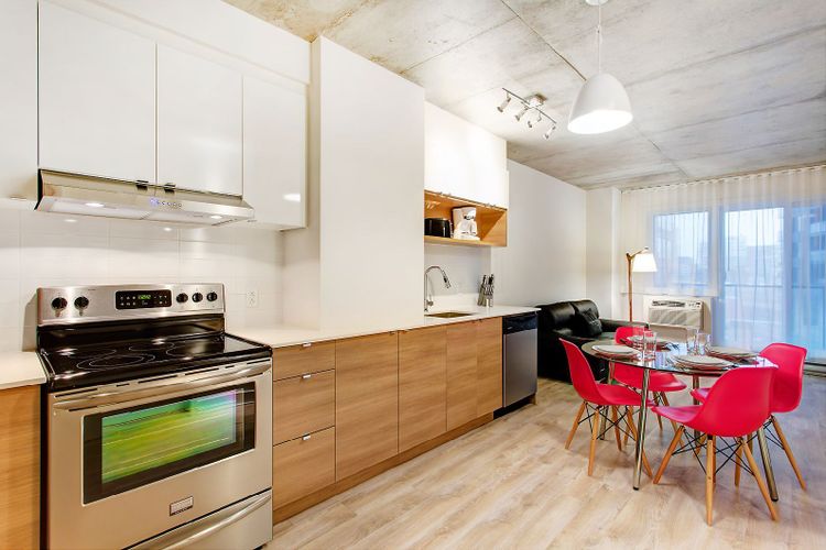 https://d2d56882uwwjpl.cloudfront.net/medium_Corporate_Housing_Montreal_Hexagone_05_2da010732f.jpg