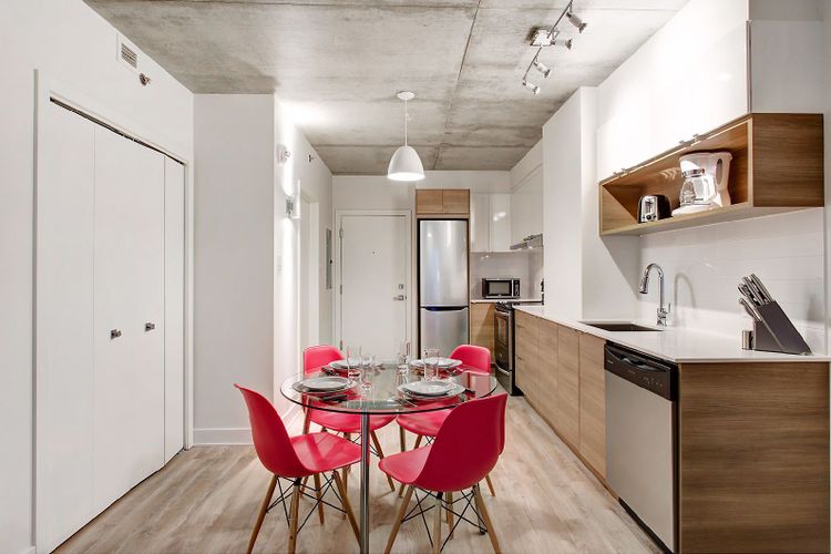 https://d2d56882uwwjpl.cloudfront.net/medium_Corporate_Housing_Montreal_Hexagone_07_6f354a826c.jpg