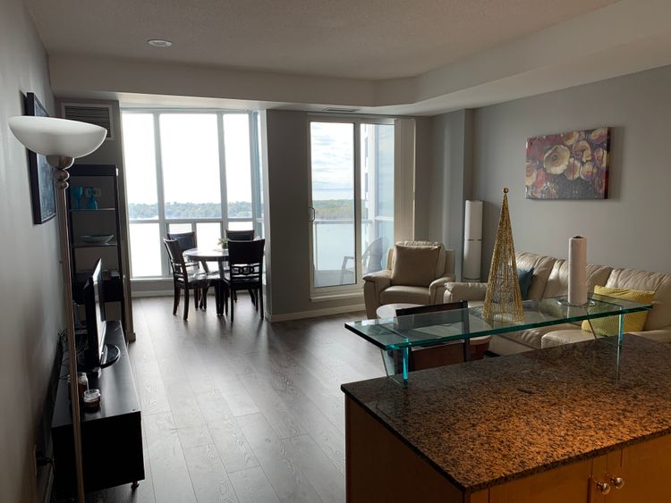 The Waterfront Furnished Condo in Waterclub I Condos, Toronto | Rent It ...