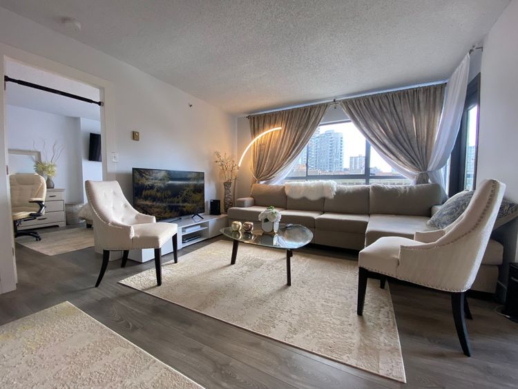 Exceptional West End Furnished Condo in Carlyle, Vancouver | Rent It ...