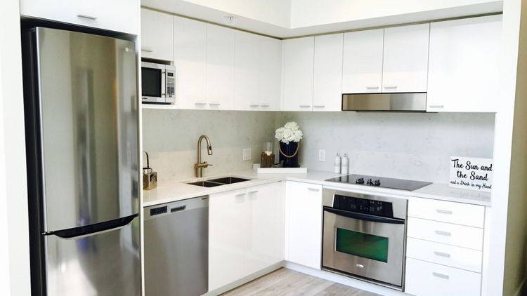 https://d2d56882uwwjpl.cloudfront.net/medium_Kitchen_Close_Up_d38a728aca.jpg