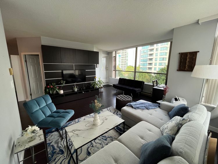 https://d2d56882uwwjpl.cloudfront.net/medium_Living_Room2_IMG_20230726_WA_0117_e41d3d0983.jpg