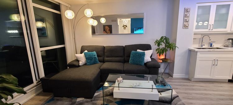 https://d2d56882uwwjpl.cloudfront.net/medium_Living_Room_1186a45322.jpg
