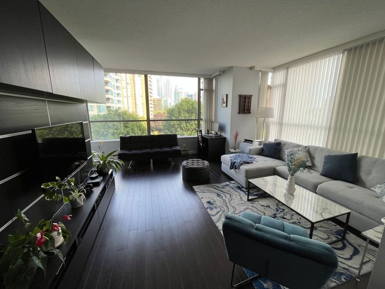 https://d2d56882uwwjpl.cloudfront.net/medium_Living_room1_IMG_20230726_WA_0122_1713e94789.jpg