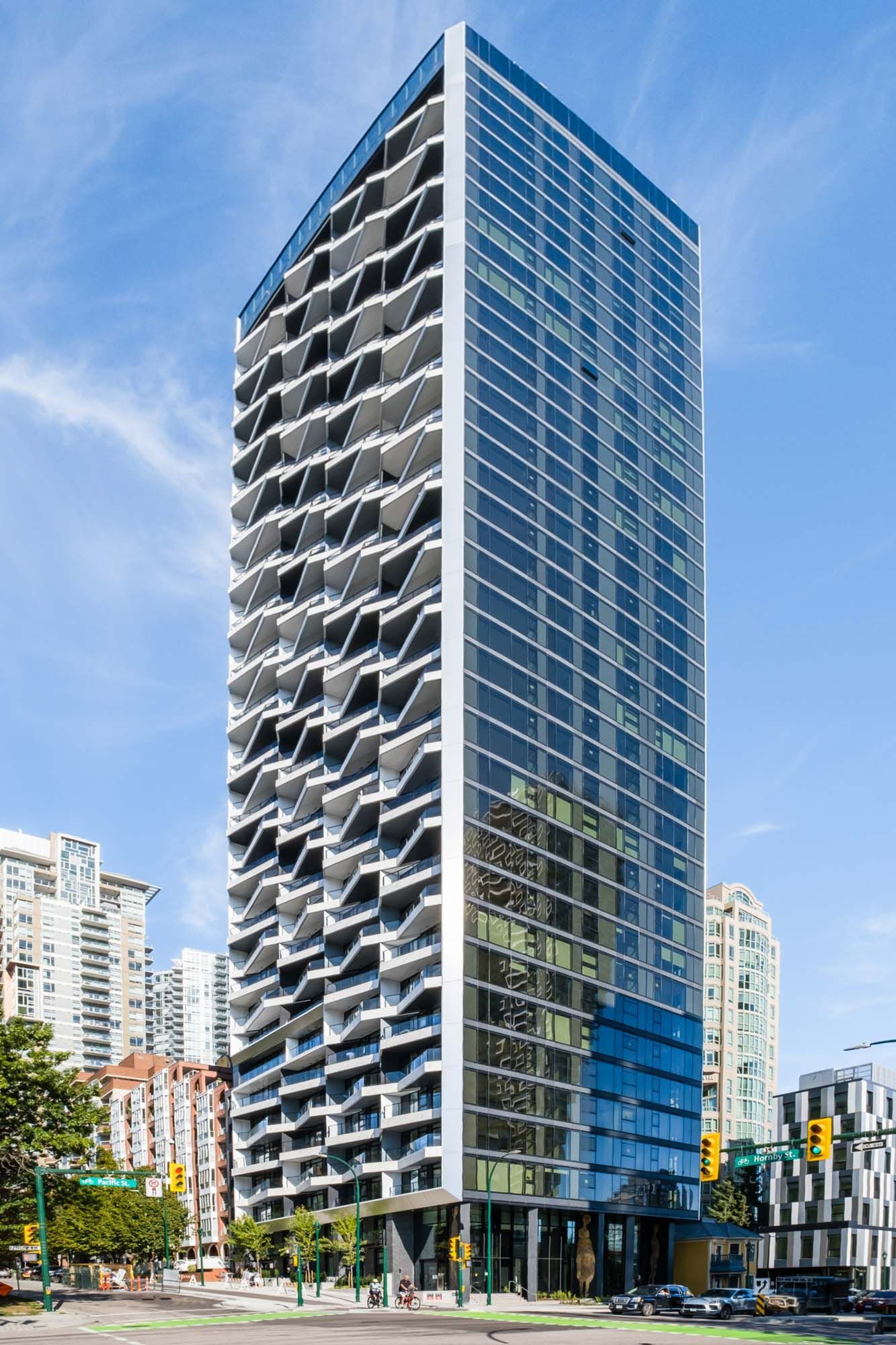 https://d2d56882uwwjpl.cloudfront.net/the_pacific_889_Pacific_Street_rent_it_furnished_7_5d5d2642d1.jpg