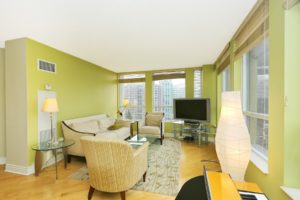 https://d2d56882uwwjpl.cloudfront.net/toronto/2019/01/23722_living_room_3_3_20190116014858-300x200.jpg