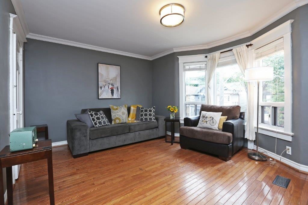 https://d2d56882uwwjpl.cloudfront.net/toronto/2019/05/Living-Room-1-5-1024x682.jpg