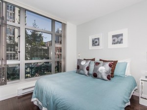 https://d2d56882uwwjpl.cloudfront.net/vancouver/2013/02/7_BedroomLvl3-300x225.jpg