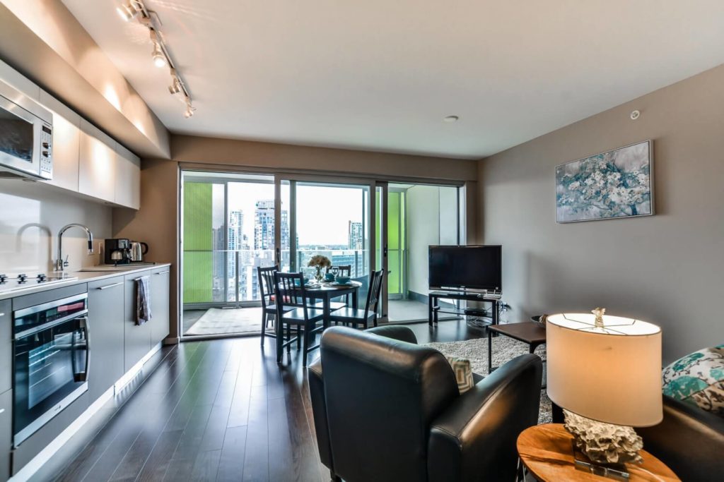 Downtown Vancouver Furnished Condo in 999 Seymour, Vancouver | Rent It ...