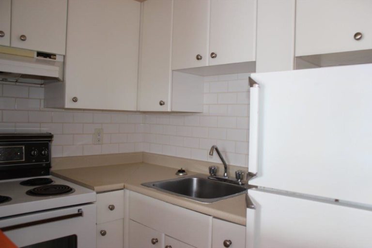 West End Unfurnished Condo in Baltic Apartments, Vancouver Rent It