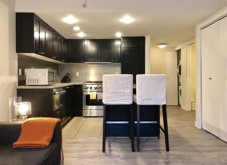 Dazzling Yaletown Furnished Townhouse in H H, Vancouver Rent It