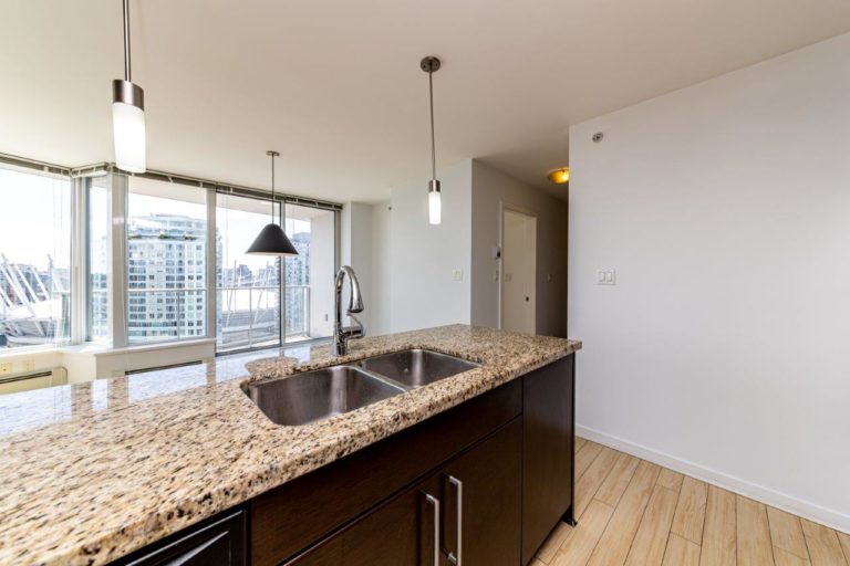 Tinseltown Crosstown Unfurnished Condo in Espana I, Vancouver Rent