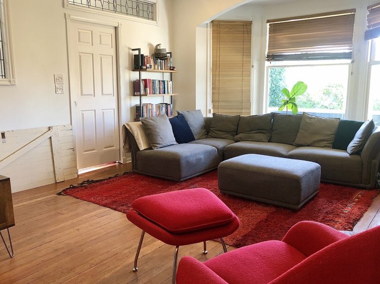 Lovely Renfrew Collingwood Furnished House, Vancouver Rent It