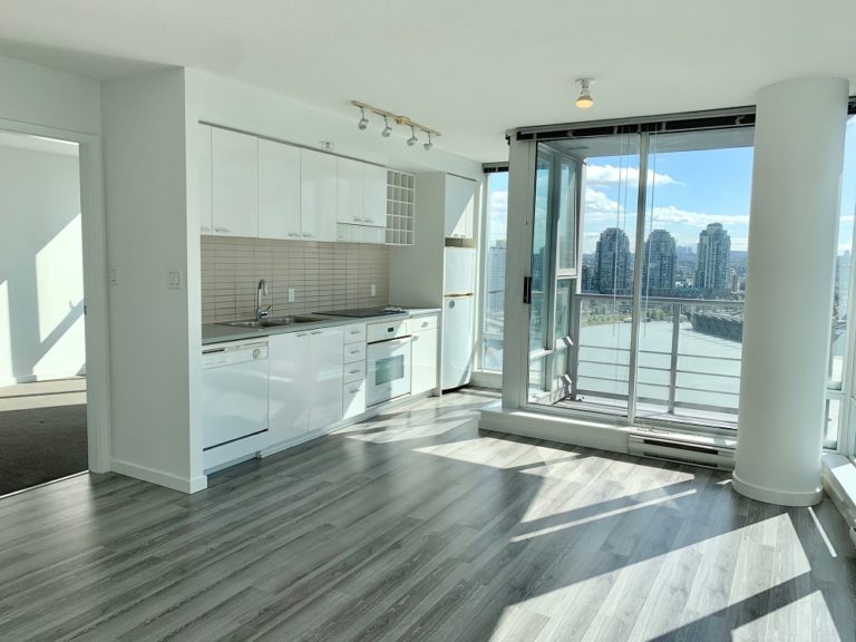 Tinseltown Crosstown Unfurnished Condo in Spectrum 3, Vancouver