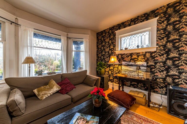 https://d2d56882uwwjpl.cloudfront.net/vancouver/2020/10/1576kitchener-4-768x512.jpg