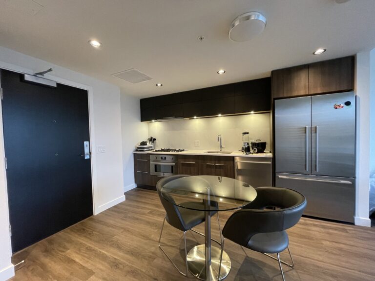 Dunbar Southlands Unfurnished Condo in Dunbar Terrace, Vancouver