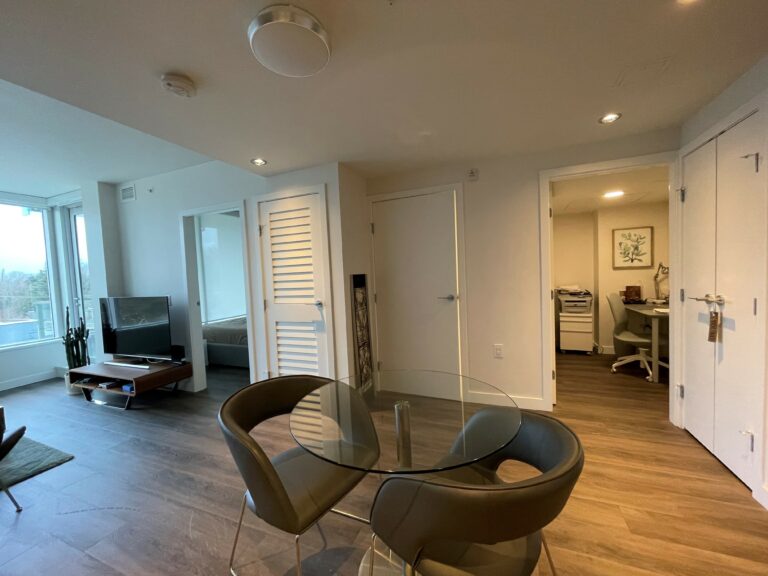 Dunbar Southlands Unfurnished Condo in Dunbar Terrace, Vancouver