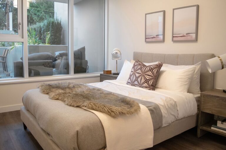 Dunbar Southlands Unfurnished Condo in Dunbar Terrace, Vancouver